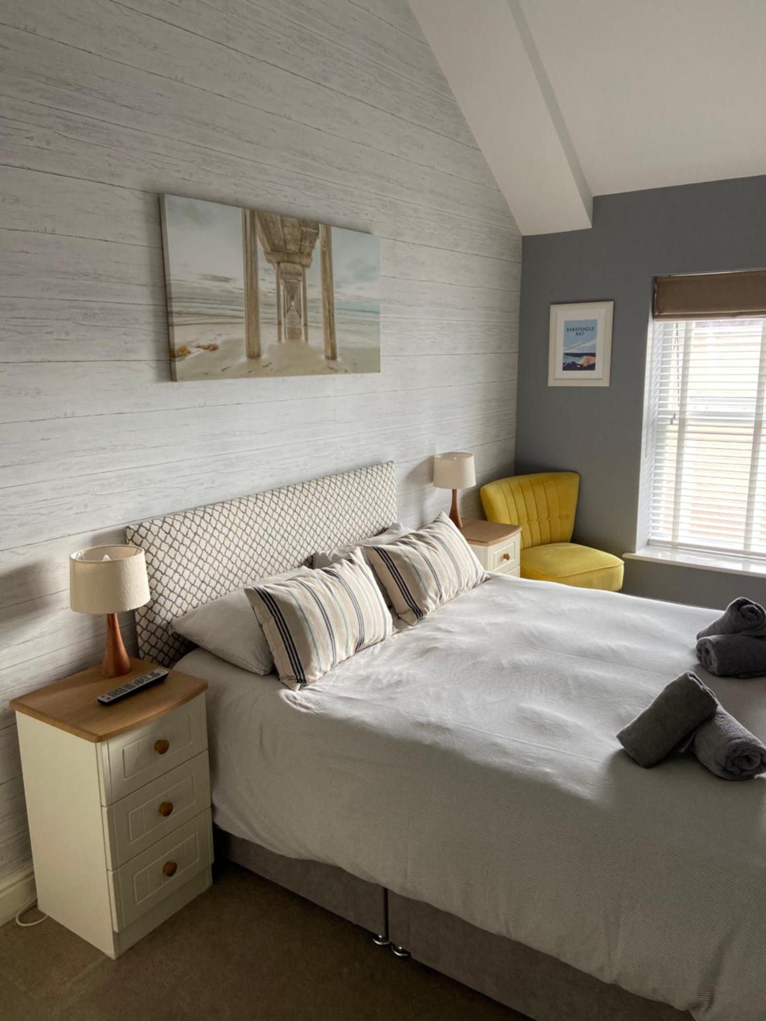 Stylish Tenby Apartment, Great Location, Parking Eksteriør billede
